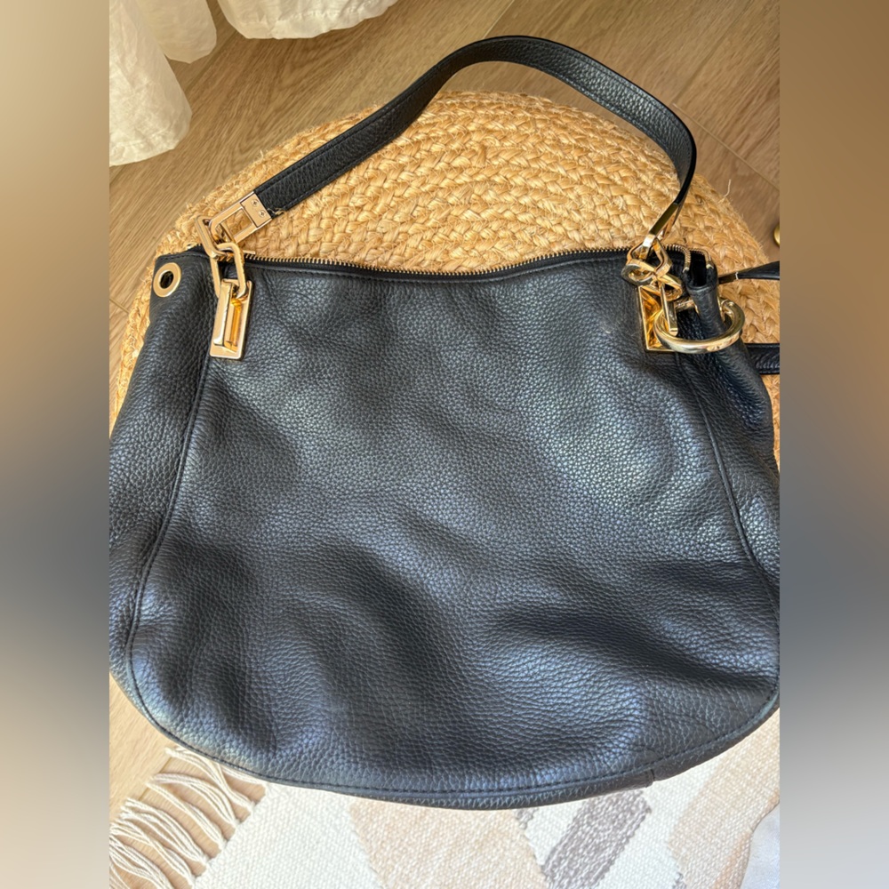 Michael Kors Black Pebbled Leather Shoulder Bag with Gold Hardware - Picture 2 of 8